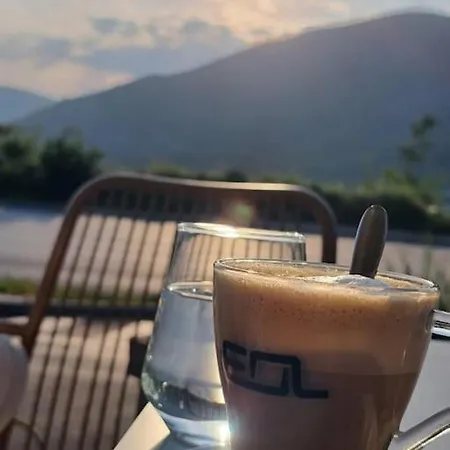 Delight, Near Riverside! モスタル